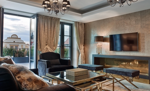 Signature Suite 103