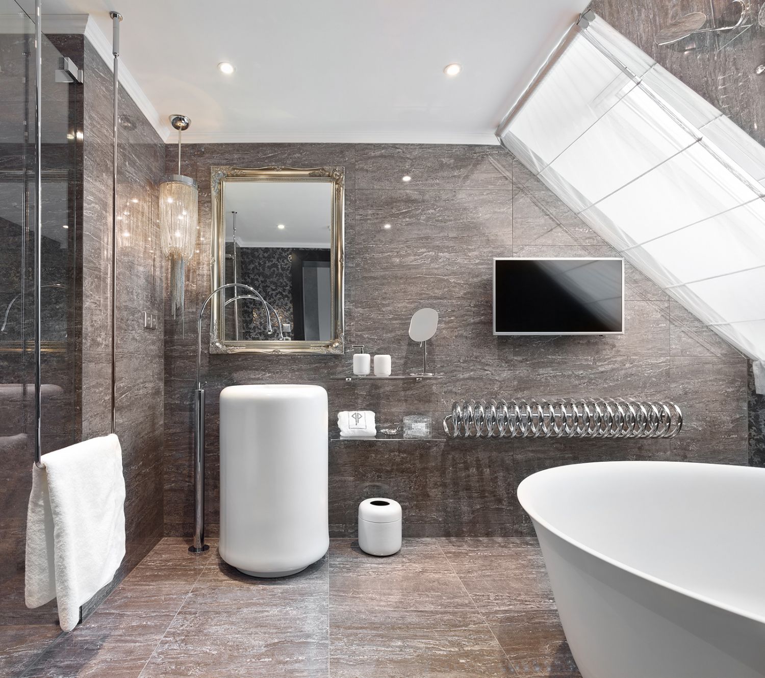 Signature Suite 204