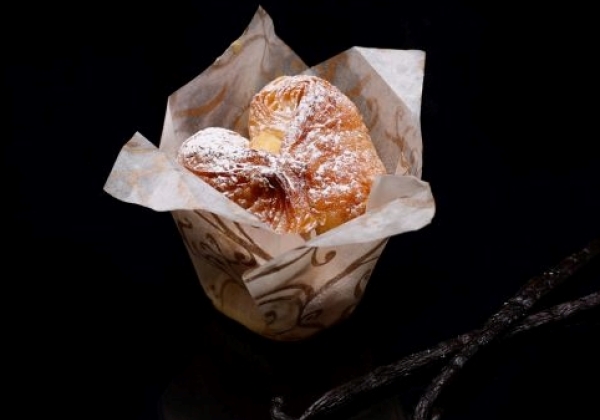 Cruffin s vanilkovým krémem