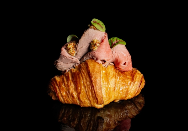 Mini croissant s roastbeefem