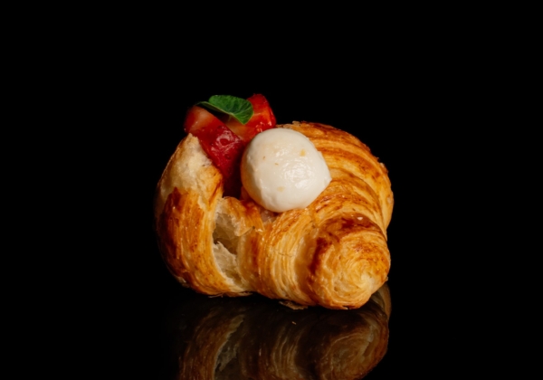 Mini croissant s mozzarellou