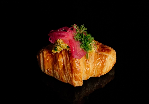 Mini croissant s vajíčkovým salátem
